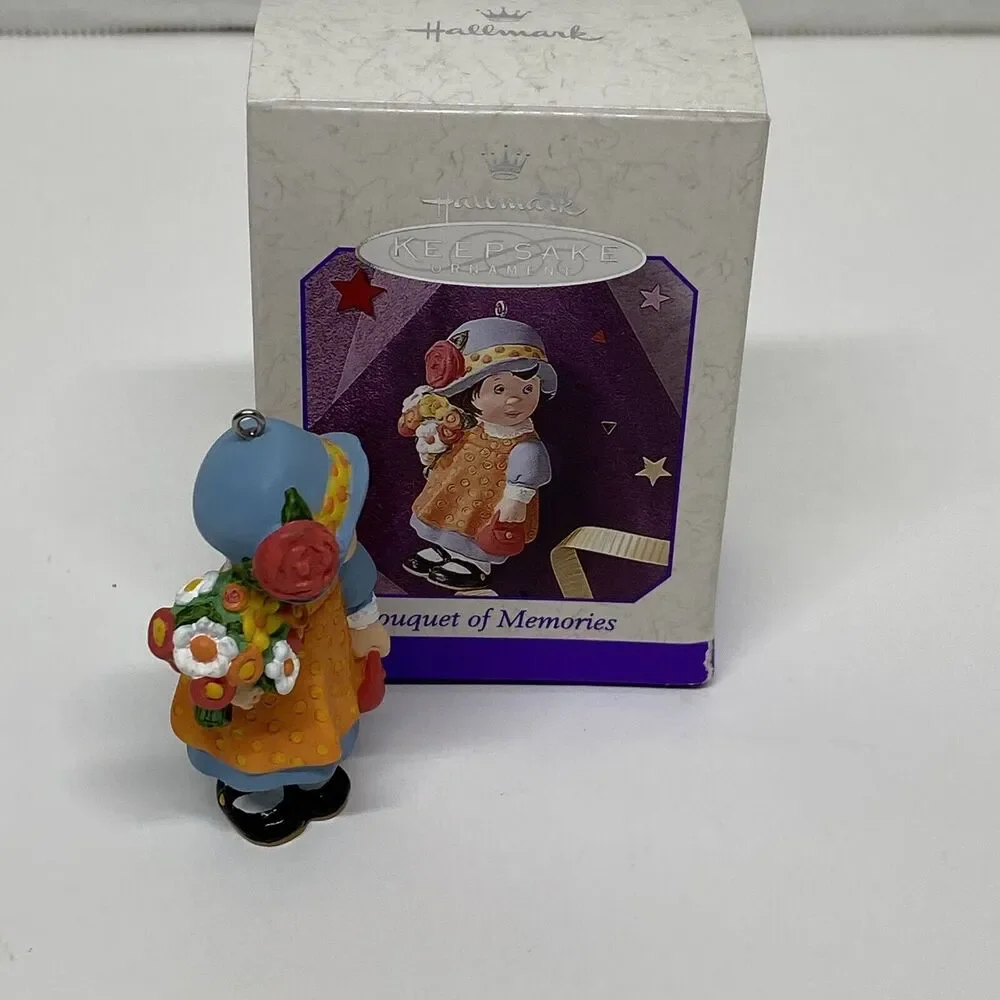 Hallmark Keepsake Ornament Bouquet of Memories Hand crafted Dated 1998 Happy